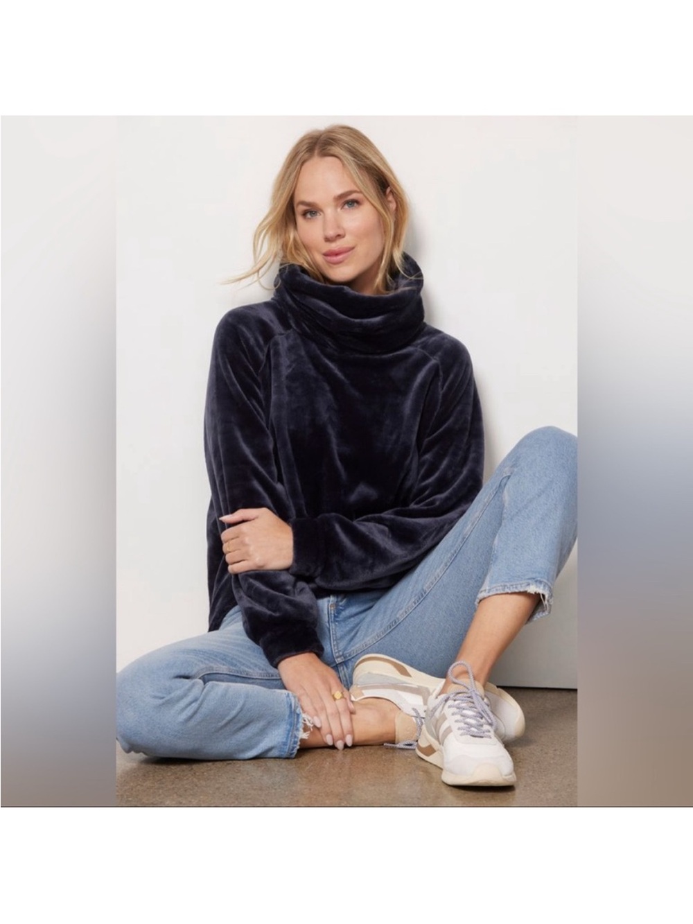 Evereve Cozy Velour Funnel Pullover Sweater Preppy Navy